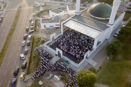 0406 bajram namaz