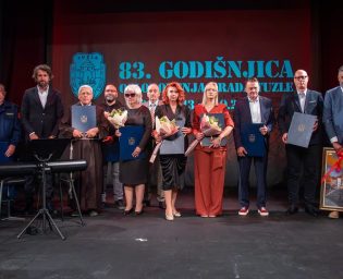 tuzlanske plakete