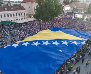 zastava_trg